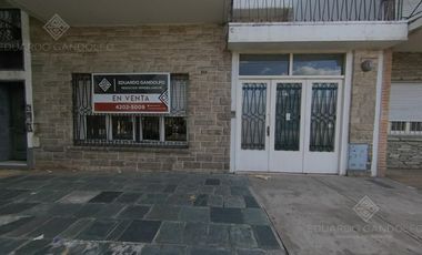 Excelente Inmueble de 3 plantas - Vta. Directa - Apto Crédito