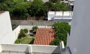 Excelente Inmueble de 3 plantas - Vta. Directa - Apto Crédito