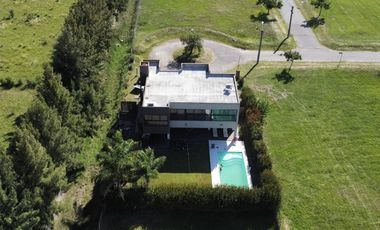 Casa en Altos del Casco barrio privado en Zarate