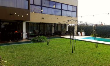 Casa en Altos del Casco barrio privado en Zarate