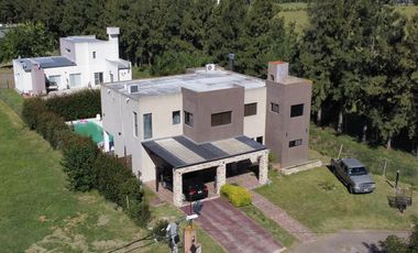 Casa en Altos del Casco barrio privado en Zarate