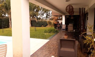 Casa en Altos del Casco barrio privado en Zarate