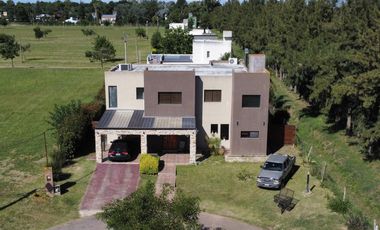 Casa en Altos del Casco barrio privado en Zarate