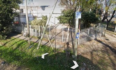 Casa en venta - 2 Dormitorios 2 Baños - Galpón - 600Mts2 - Berazategui Oeste