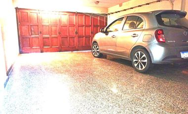 CHALET 4 AMBIENTES CON PARQUE Y QUINCHO - VILLA SARMIENTO