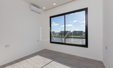Venta casa 4 ambientes en Sebastian Gaboto con vista a la laguna - Hudson