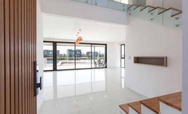 Venta casa 4 ambientes en Sebastian Gaboto con vista a la laguna - Hudson