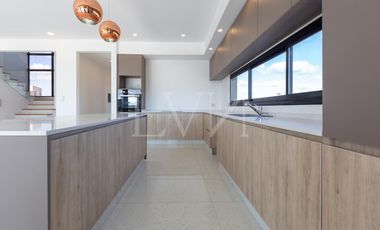 Venta casa 4 ambientes en Sebastian Gaboto con vista a la laguna - Hudson