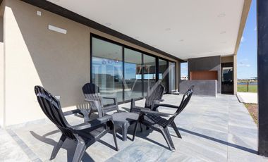 Venta casa 4 ambientes en Sebastian Gaboto con vista a la laguna - Hudson