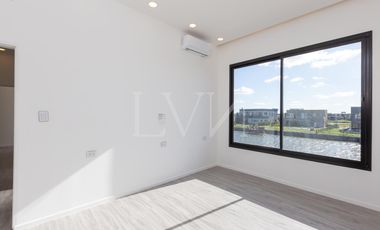Venta casa 4 ambientes en Sebastian Gaboto con vista a la laguna - Hudson