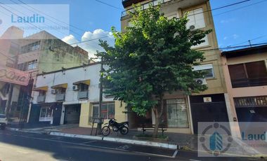 Se vende propiedad céntrica con Locales y departamentos - Posadas