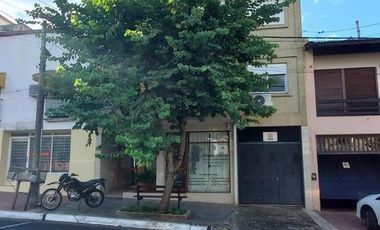 Se vende propiedad céntrica con Locales y departamentos - Posadas