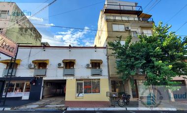 Se vende propiedad céntrica con Locales y departamentos - Posadas