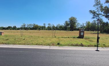 Terreno en venta en el Barrio Santa Sofía, Pilar del Este