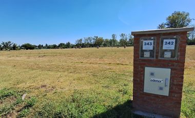 Terreno en venta en el Barrio Santa Sofía, Pilar del Este