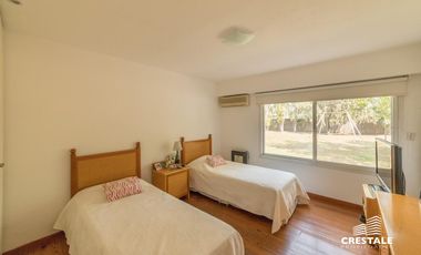 Venta casa 4 dormitorios Roldán