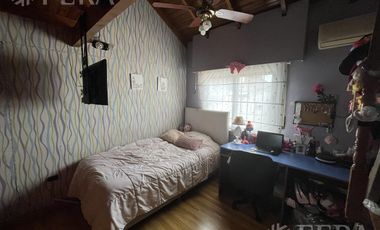 Venta casa 5 ambientes con piscina en Sarandí