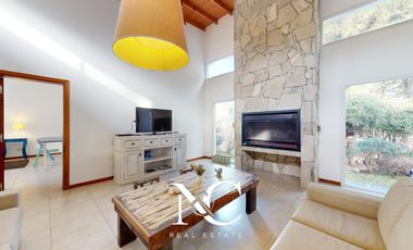 Casa en venta en Costa Esmeralda con fondo libre arbolado
