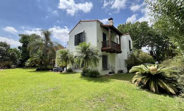 Importante Residencia en el corazón de Olivos Golf.