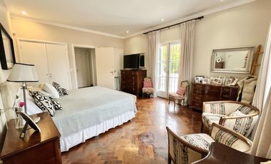 Importante Residencia en el corazón de Olivos Golf.