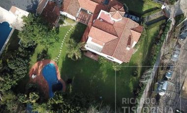 Importante Residencia en el corazón de Olivos Golf.