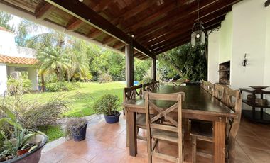Importante Residencia en el corazón de Olivos Golf.