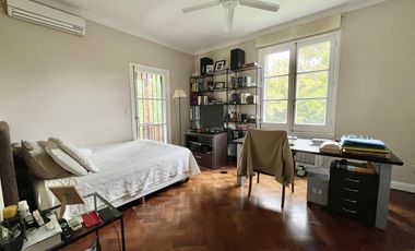 Importante Residencia en el corazón de Olivos Golf.