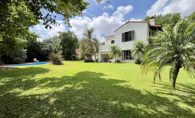 Importante Residencia en el corazón de Olivos Golf.