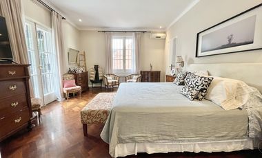Importante Residencia en el corazón de Olivos Golf.
