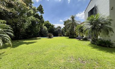 Importante Residencia en el corazón de Olivos Golf.