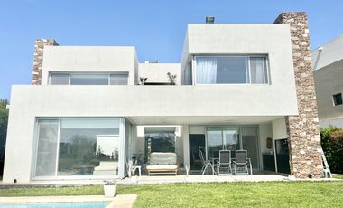 Casa - Los Alisos