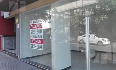 Vendo Local. Montevideo esq Corro, zona Tribunales 1