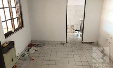 Local venta sobre Ruta 22, barrio Belgrano, con 330 m2 cubiertos y terreno de 10 x 33