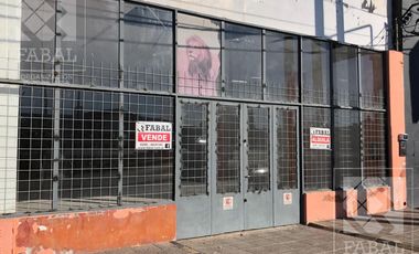 Local venta sobre Ruta 22, barrio Belgrano, con 330 m2 cubiertos y terreno de 10 x 33