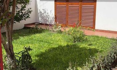 Casa en venta - 2 Dormitorios 2 Baños - 304Mts2 - Berisso
