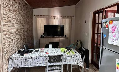 Casa en venta - 2 Dormitorios 2 Baños - 304Mts2 - Berisso