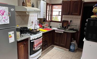Casa en venta - 2 Dormitorios 2 Baños - 304Mts2 - Berisso
