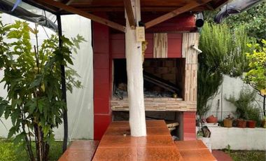 Casa en venta - 2 Dormitorios 2 Baños - 304Mts2 - Berisso