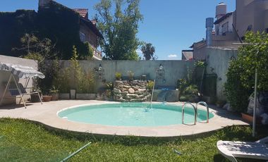 CASA 4 AMBIENTES CON PILETA - LOMAS ESTE
