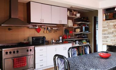 CASA 4 AMBIENTES CON PILETA - LOMAS ESTE