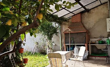 CASA 4 AMBIENTES CON PILETA - LOMAS ESTE