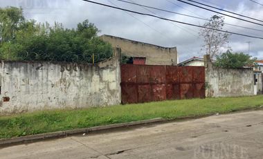 Depósito con salida a 2 calles en Luis Guillón, Esteban Echeverría