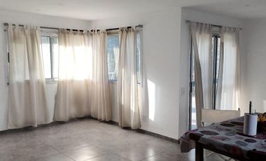 Casa en venta - 2 Dormitorios 2 Baños - 300mts2 - La Plata