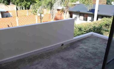 Casa en venta - 2 Dormitorios 2 Baños - 300mts2 - La Plata