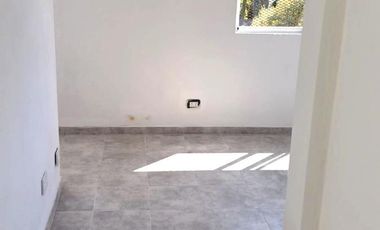 Casa en venta - 2 Dormitorios 2 Baños - 300mts2 - La Plata
