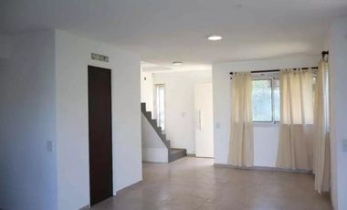 Casa en venta - 2 Dormitorios 2 Baños - 300mts2 - La Plata
