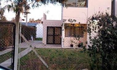 Casa en venta - 2 Dormitorios 2 Baños - 300mts2 - La Plata