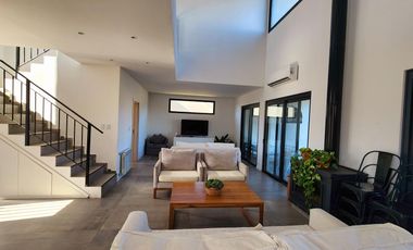 VENTA- Casa de 6 ambientes en Barrio Privado San Felipe, Canning
