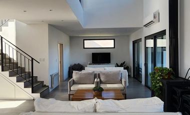 VENTA- Casa de 6 ambientes en Barrio Privado San Felipe, Canning