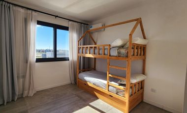 VENTA- Casa de 6 ambientes en Barrio Privado San Felipe, Canning